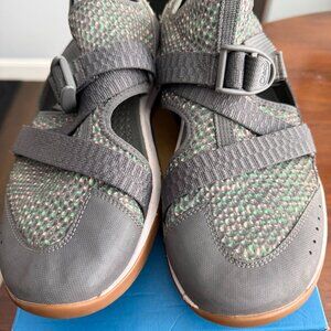 Chaco Odyssey Women's 11 J107306 Gray Green Pink Closed Toe Sandal Outdoor